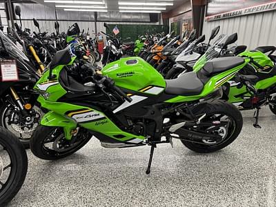 BOATZON | Kawasaki NINJA ZX4RR ABS KRT Edition 2025