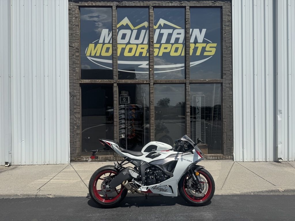 2024 Kawasaki Ninja ZX6R Metallic Flat Spark BlackEbony - Sold Boat