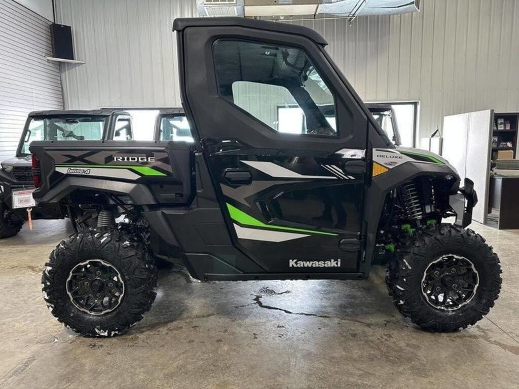 2025 Kawasaki Ridge XR Deluxe HVAC - Sold Boat
