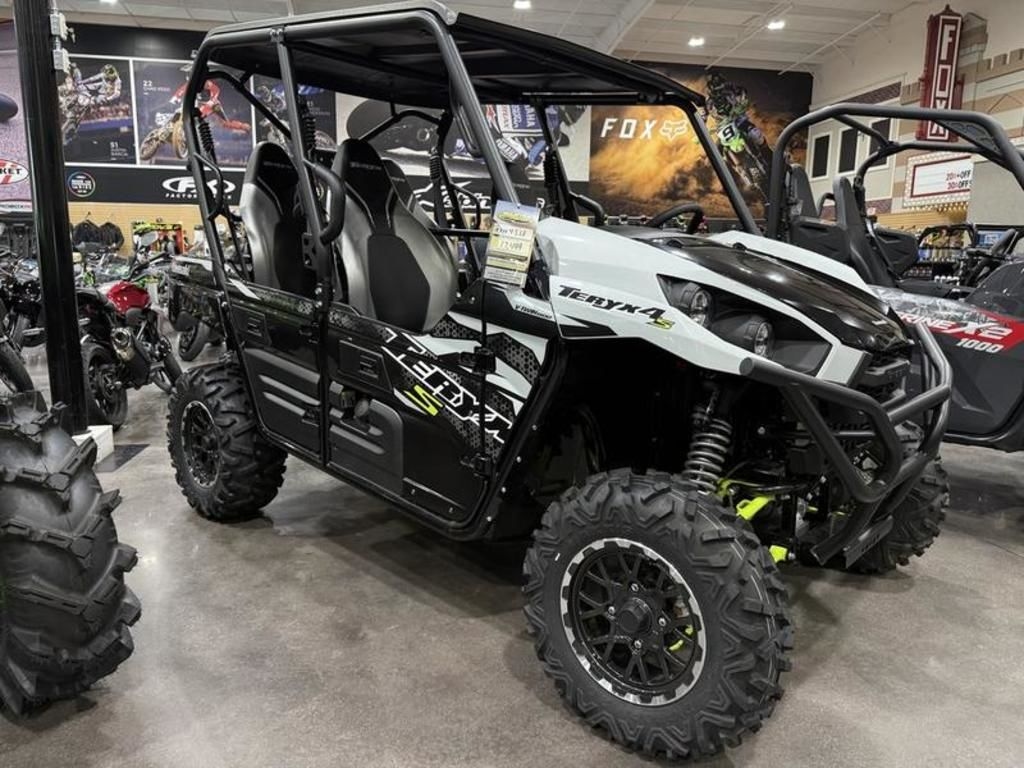 2025 Kawasaki Teryx4 S LE - Sold Boat