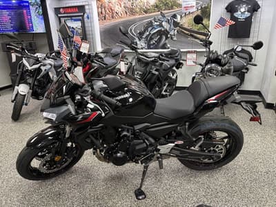 BOATZON | Kawasaki Z650 2025 BOATZON | Kawasaki Z650 2025