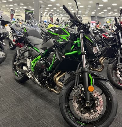 BOATZON | Kawasaki Z650 ABS 2025