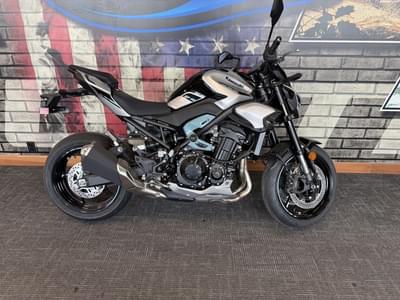 BOATZON | Kawasaki Z900 ABS Galaxy SilverMetallic Spark Black 2025