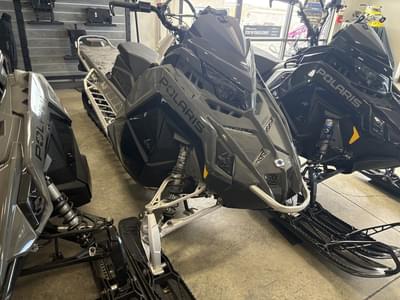 BOATZON | Polaris® 650 Pro RMK 155 Gloss Black 2024