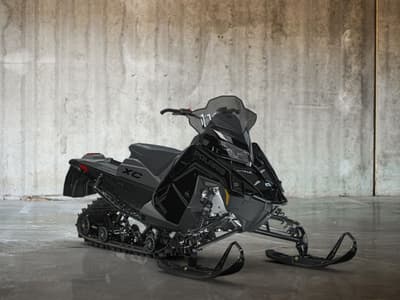 BOATZON | Polaris® 650 Switchback XC 146 16 Gloss Black 2027 BOATZON | Polaris® 650 Switchback XC 146 16 Gloss Black 2027