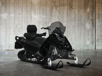 BOATZON | Polaris® 650 Voyageur Adventure 155 Gloss Black 2027 BOATZON | Polaris® 650 Voyageur Adventure 155 Gloss Black 2027
