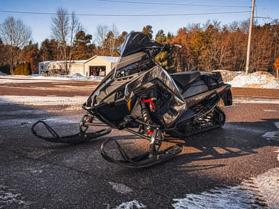 BOATZON | Polaris® 850 Indy VR1 137 Shadow Gray Gloss Black 2025 BOATZON | Polaris® 850 Indy VR1 137 Shadow Gray Gloss Black 2025