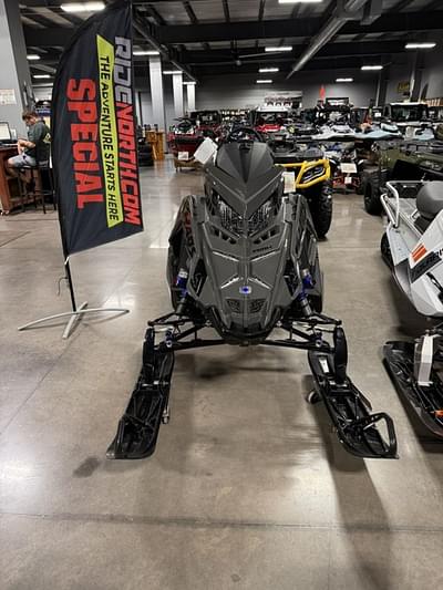BOATZON | Polaris® Boost RMK KHAOS 155 Shadow Gray  Gloss Black 2025