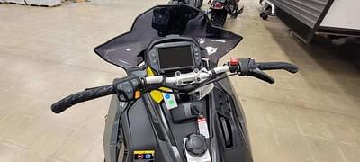 BOATZON | Polaris® Patriot Boost Indy VR1 137 Gloss Black 2024