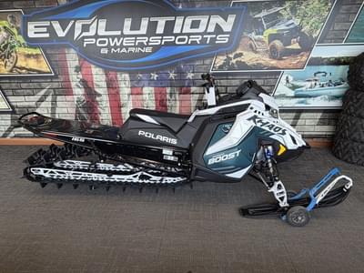 BOATZON | Polaris® Patriot Boost RMK Khaos 165 Premium Matte Casecade Green  White Lightning 2026