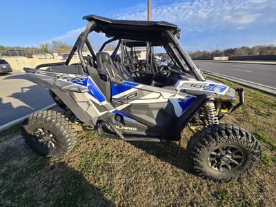 BOATZON | Polaris® RZR XP 1000 EPS White Lightning With Reflex Blue 2017 BOATZON | Polaris® RZR XP 1000 EPS White Lightning With Reflex Blue 2017