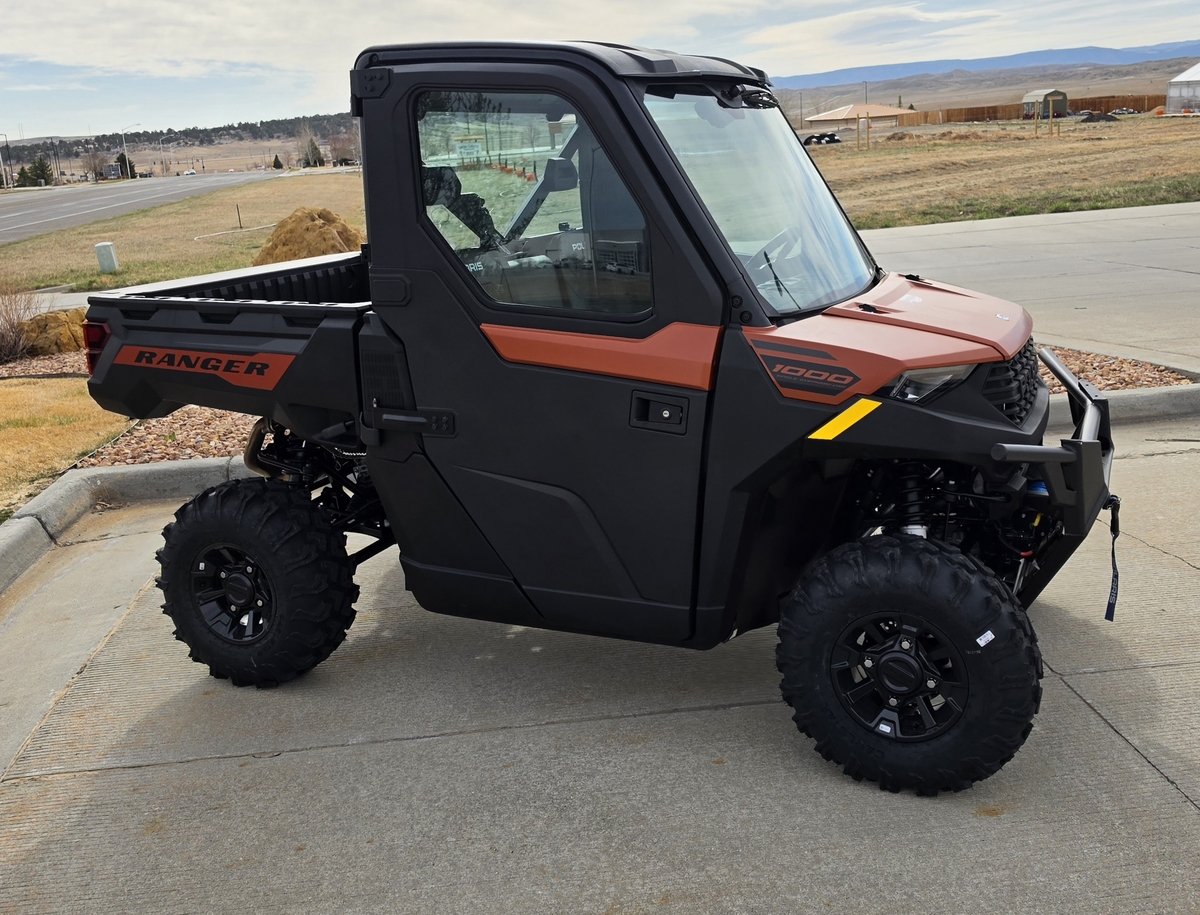 2026 Polaris Polaris Ranger 1000 Premium Cab 2026 - Sold Boat