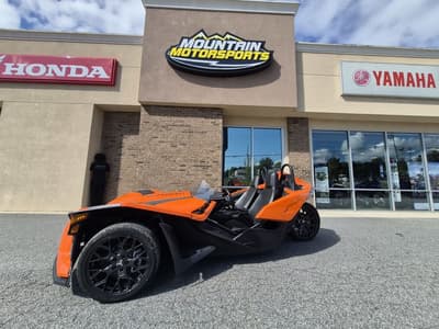BOATZON | Polaris Slingshot® Slingshot SL AutoDrive Volt Orange 2024 BOATZON | Polaris Slingshot® Slingshot SL AutoDrive Volt Orange 2024