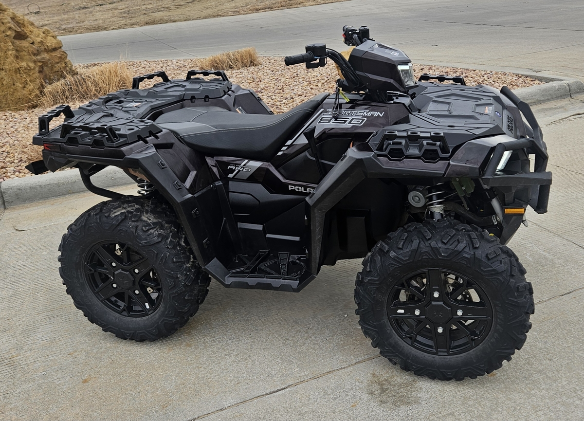 2023 Polaris Polaris Sportsman 850 Ultimate Trail Crimson Metallic 2023 - Sold Boat