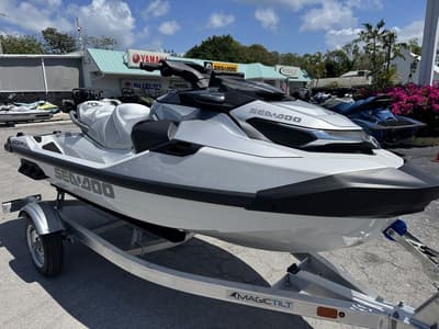 BOATZON | Sea-Doo GTX Limited 325 White Pearl Premium 2026