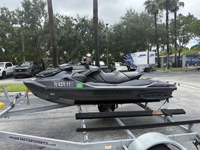 BOATZON | Sea-Doo RXPX 300 Tech Package iBR Triple Black 2023