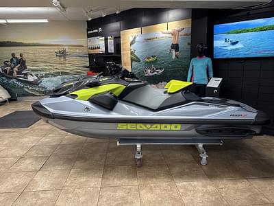 BOATZON | Sea-Doo RXPX 325 Tech BRP Premium A iBR Ice Metal  Manta Green 2025