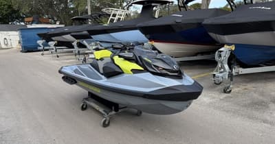 BOATZON | Sea-Doo RXPX 325 Tech BRP Premium A iBR Ice Metal  Manta Green 2026