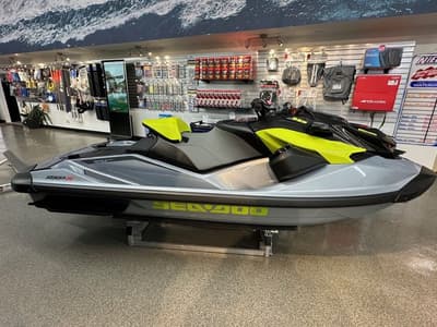 BOATZON | Sea-Doo RXPX 325 Tech BRP Premium A iBR Ice Metal  Manta Green 2026