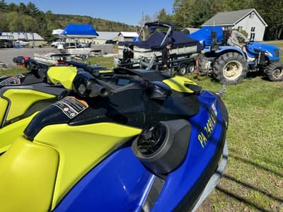 BOATZON | Sea-Doo RXTX 300 IBR  Sound System Neon Yellow and Lava Grey 2019