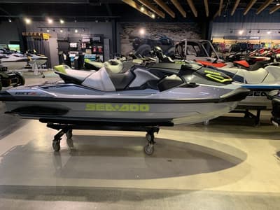 BOATZON | Sea-Doo RXTX 325 Ice Metal  Manta Green 2025