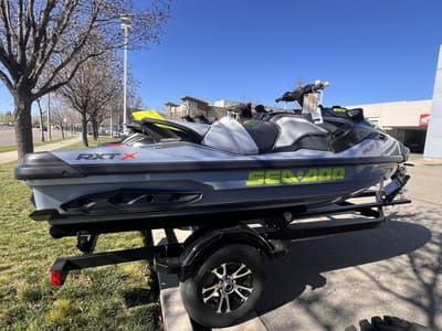 BOATZON | Sea-Doo RXTX 325 Ice Metal  Manta Green 2025