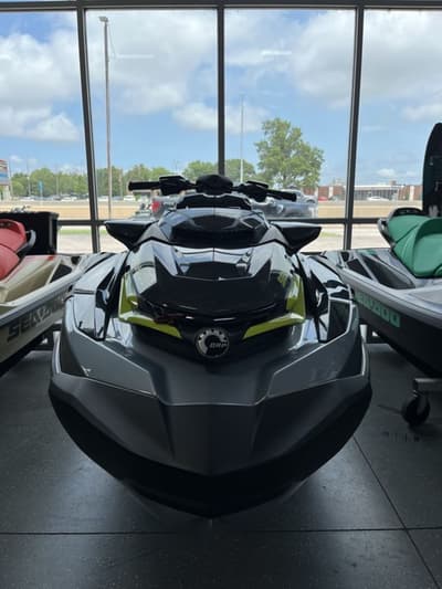 BOATZON | Sea-Doo RXTX 325 Ice Metal Manta Green 2025 BOATZON | Sea-Doo RXTX 325 Ice Metal Manta Green 2025
