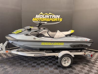 BOATZON | Sea-Doo RXTX 325 Ice Metal Manta Green 2026 BOATZON | Sea-Doo RXTX 325 Ice Metal Manta Green 2026