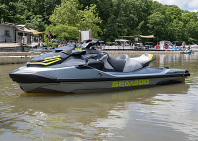 BOATZON | Sea-Doo RXTX 325 Ice MetalMantaGreen 2024