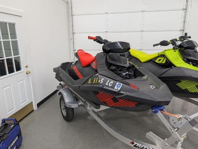 BOATZON | Sea-Doo Spark Trixx 2up Rotax 900 HO ACE iBR with Audio 2022