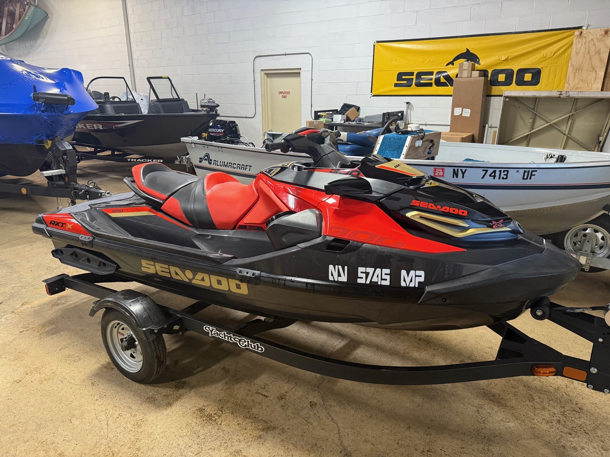 2019 Sea-Doo SeaDoo RXTX 300 Rotax1630 ACE Premium wSound System 2019 - Sold Boat