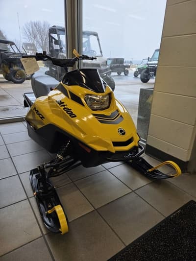 BOATZON | Ski-Doo MXZ 200 2025