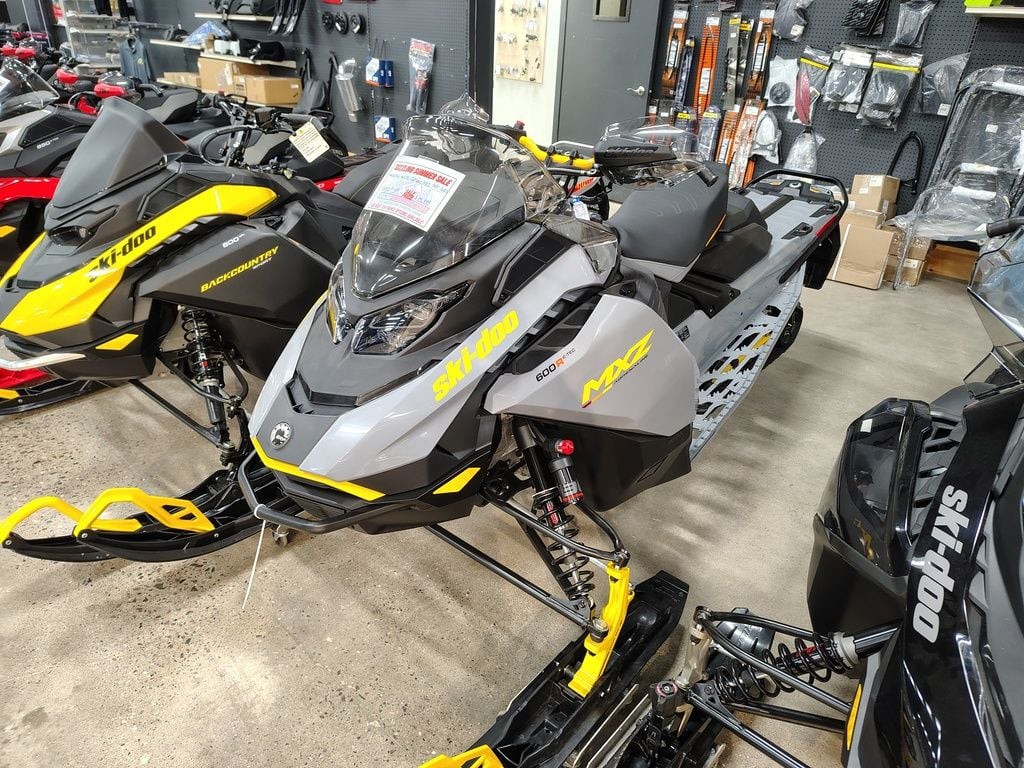 New Ski-Doo MXZ Adrenaline with Blizzard Package 600R ETEC 137 Ice