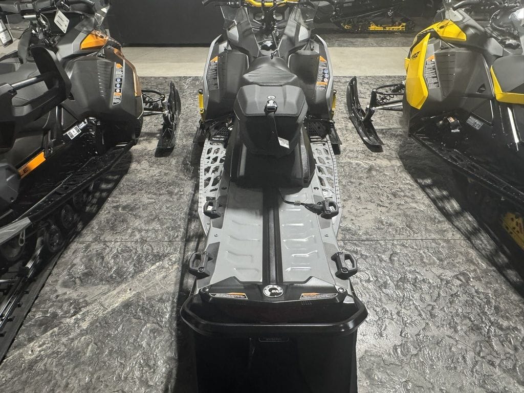 New Ski-Doo MXZ Adrenaline with Blizzard Package 850 ETEC 137 Ice