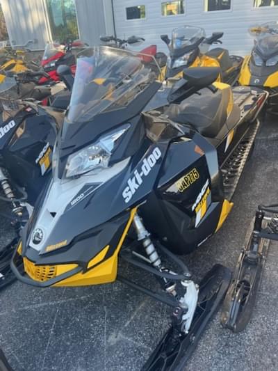 BOATZON | Ski-Doo MXZ Blizzard Ice Ripper XT 125 Rotax 1200 4TEC REVXS 2018