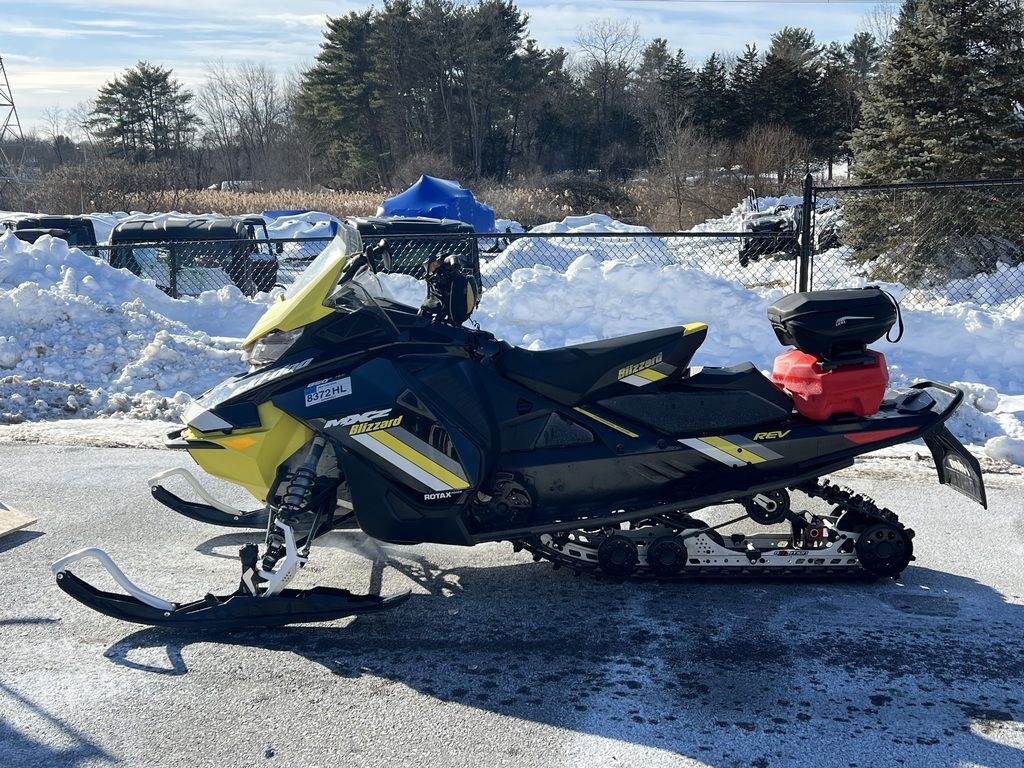 2018 Ski-Doo MXZ Blizzard Ice Ripper XT 125 Rotax 850 ETEC REV Gen4 Black  Sunburs - Sold Boat