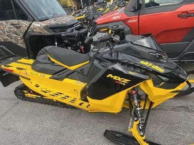 BOATZON | Ski-Doo MXZ XRS 850 ETEC 137 RipSaw 125 Std1025 inYellow 2025