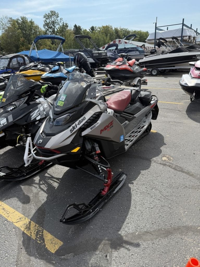 ＭＸ、ＳＺシリーズ 2016 Ski-Doo MXZ X 1200 4TEC RS* - 1170cc Special Notes, Prices
