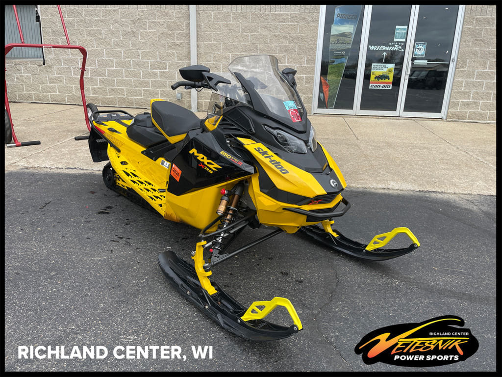 New Ski-Doo MXZ Adrenaline with Blizzard Package 850 ETEC 129 Ice