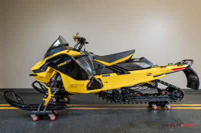 BOATZON | SkiDoo MXZ X 137 850 ETEC XT 125 ELECTRIC START 1025 TOUCHSCREEN DEMO 2025