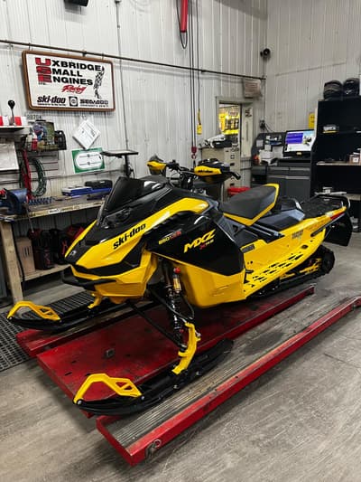BOATZON | SkiDoo MXZ XRS Competition 137 850 Turbo 2024