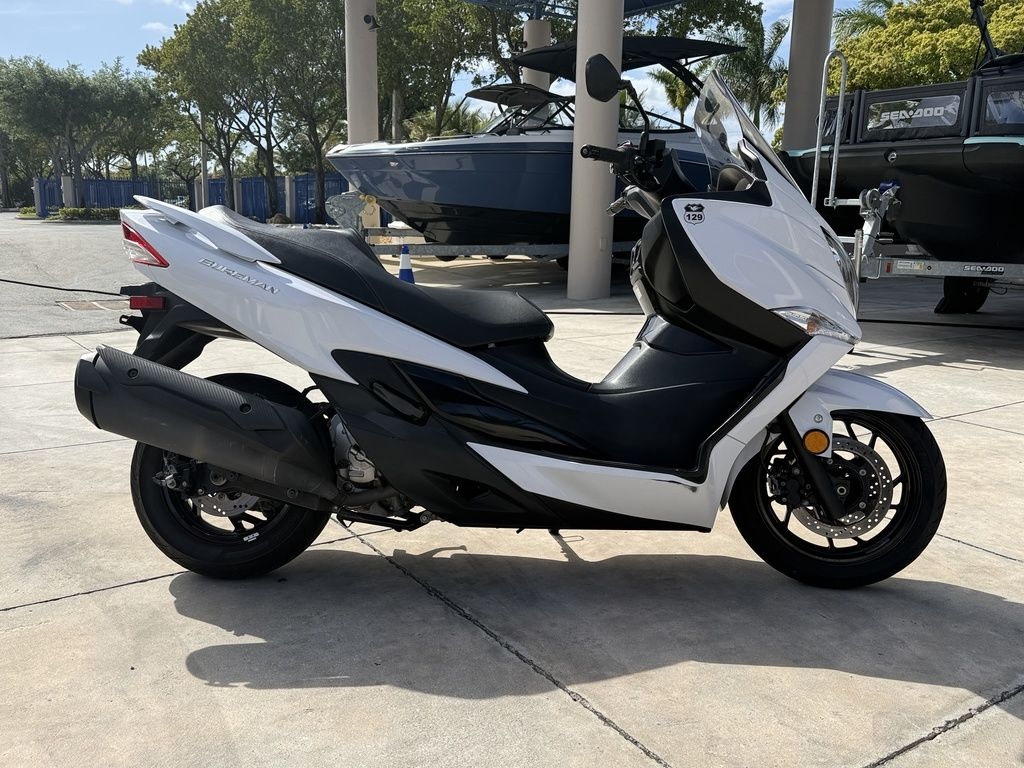 2018 Suzuki Burgman 400 ABS - Sold Boat