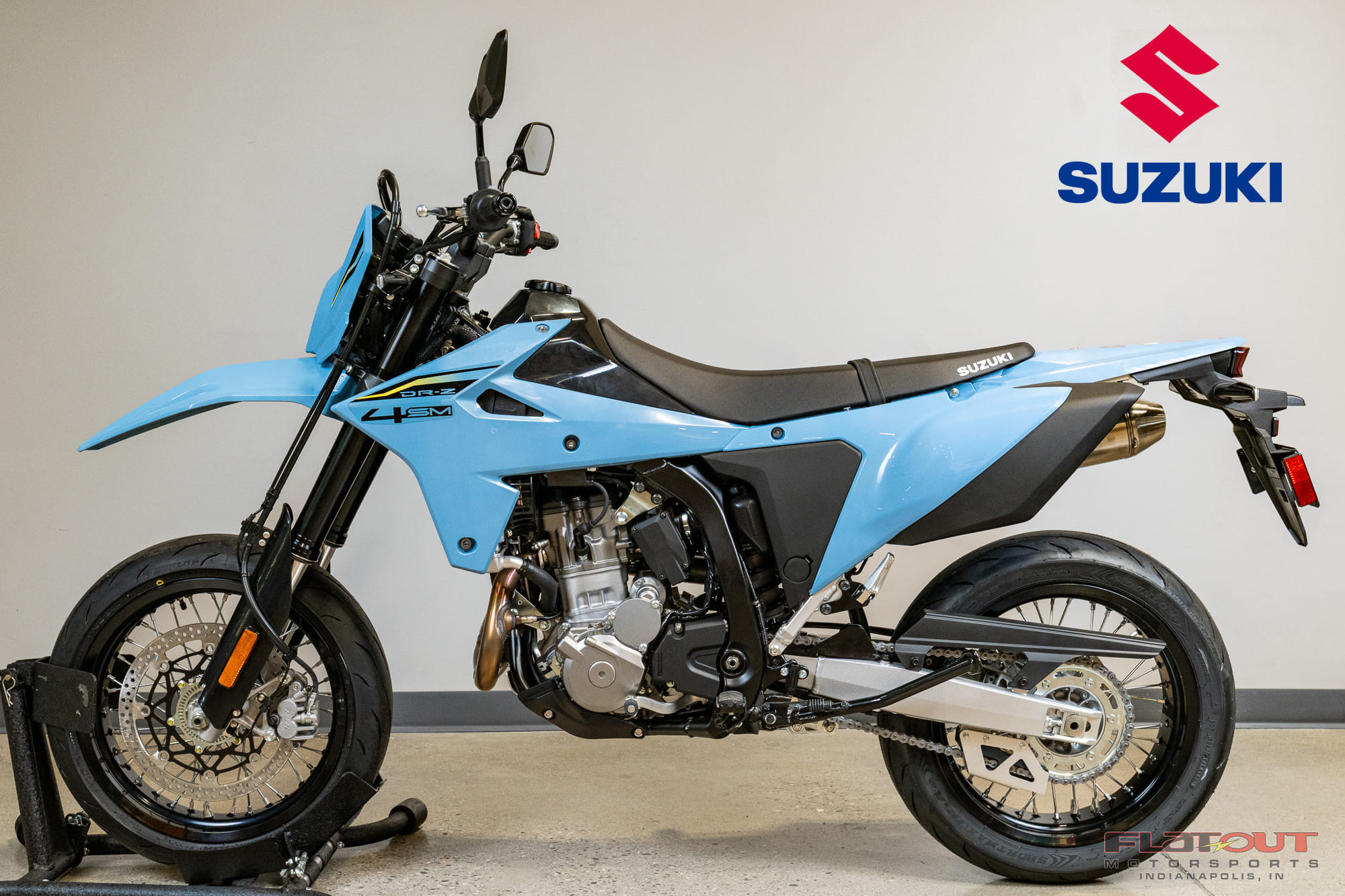 suzuki-drz-4sm-2025-