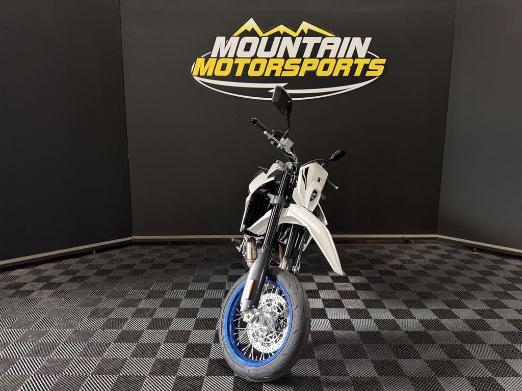 New SUZUKI DRZ400SM 2025 for sale in Chattanooga, Tennessee