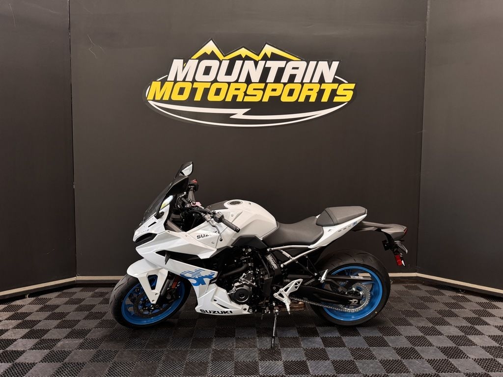 2026 Suzuki GSX8R - Sold Boat