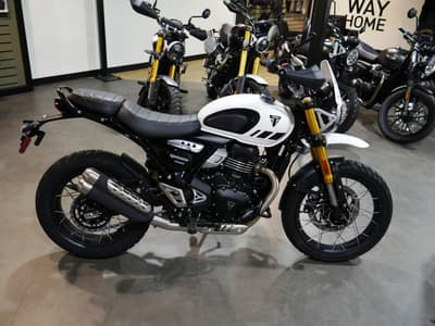 BOATZON | Triumph Scrambler 400 XC Vanilla White 2026