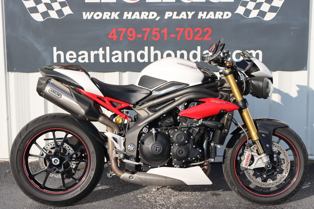 Triumph Speed Triple R ABS 2016