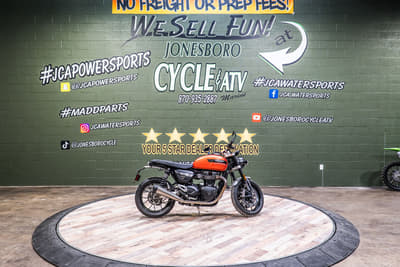 BOATZON | Triumph Speed Twin 1200 Matte Baja Orange 2023