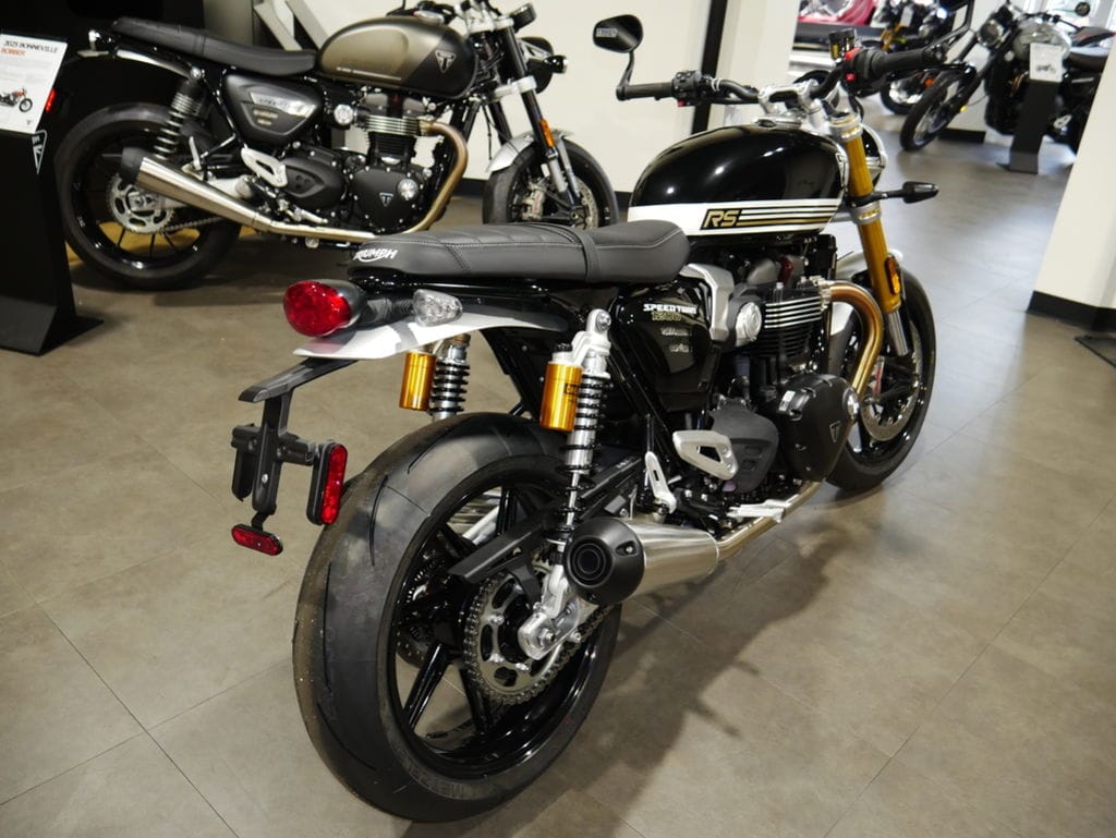 triumph-speed-twin-1200-rs-