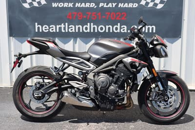 BOATZON | Triumph Street Triple R Low Matte Silver Ice 2022